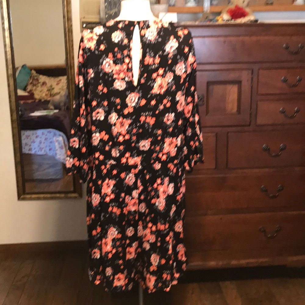 Black Flowered Romper - Picture 2 of 7